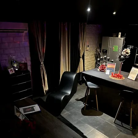 Ange Ou Demon Apartment